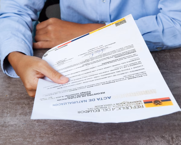 ¿Cuáles son los requisitos para ser considerado ciudadano ecuatoriano?