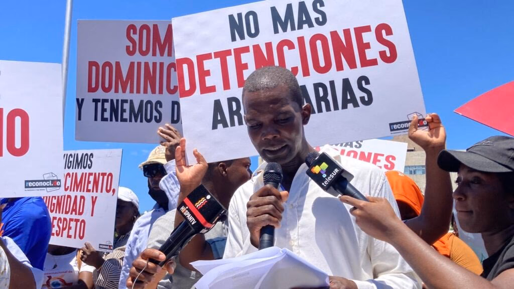 ¿Qué dice la ley 1683 sobre la naturalización?